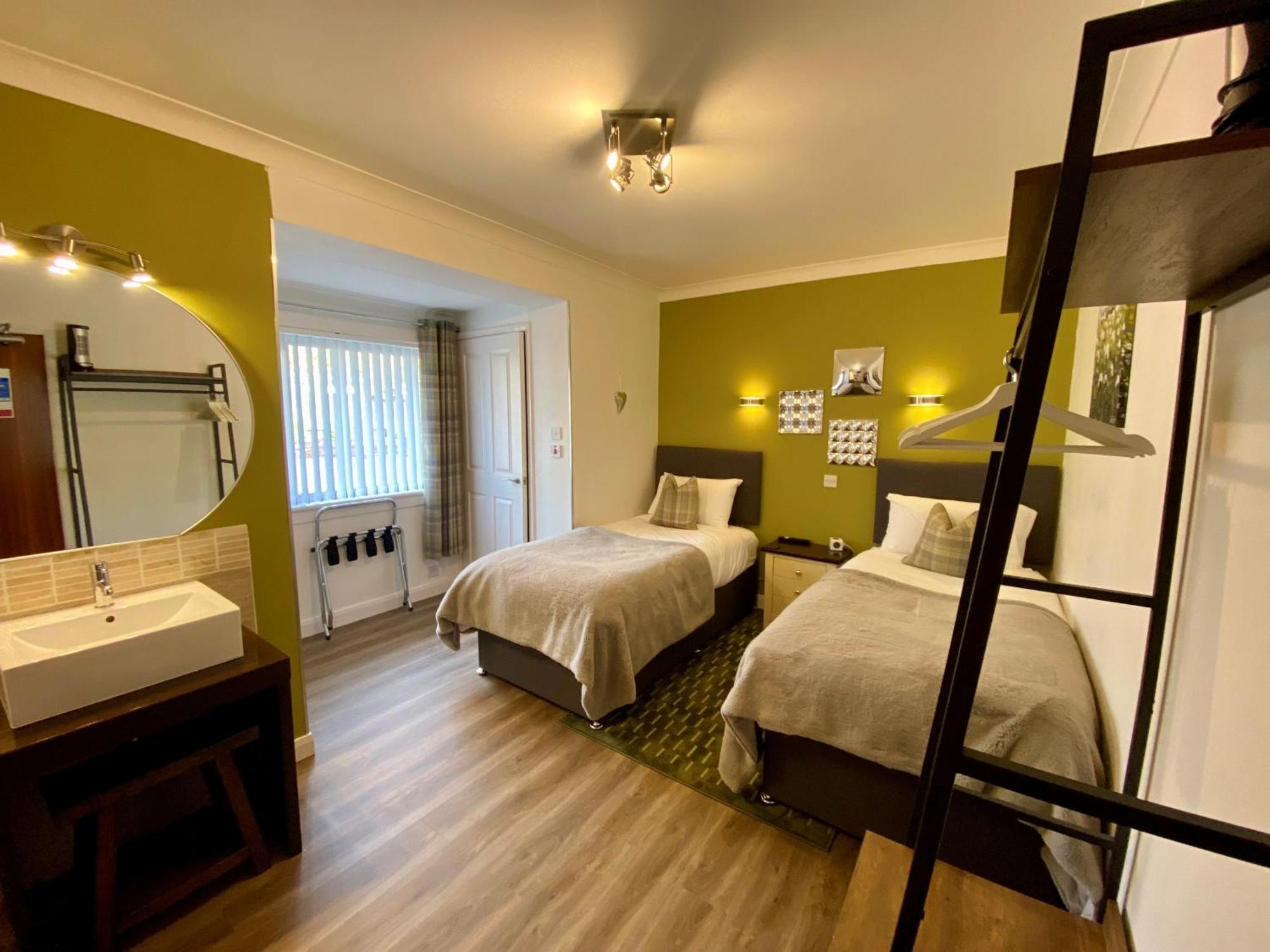Distant Hills Guest House Spean Bridge Exterior foto